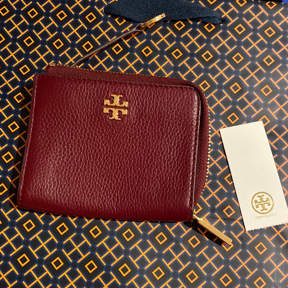 TORY BURCH carter zip coin new